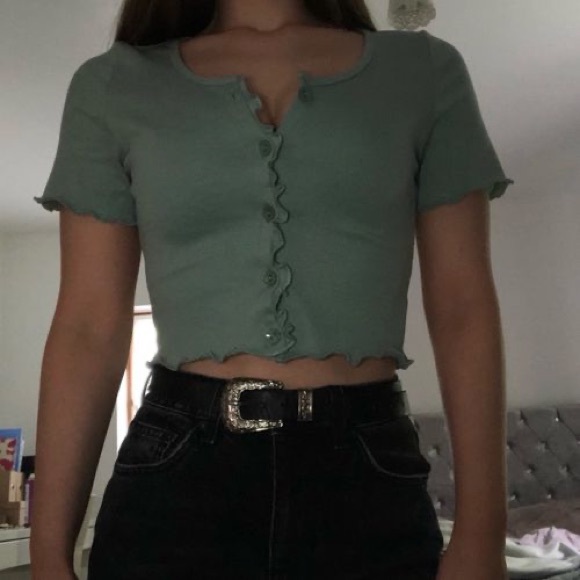 Green Ribbed Button-Up Crop Top - Picture 2 of 6